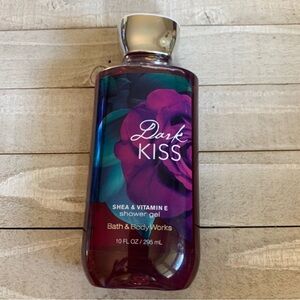 Bath and Body Works Dark Kiss Shower Gel New Full Size   10 Oz body wash soap